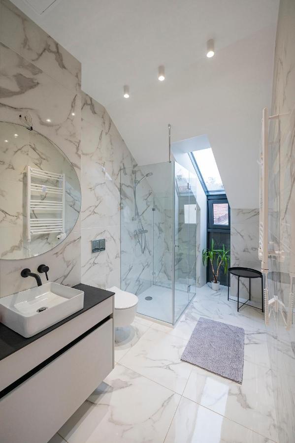 Loft 1 Bd Old Town Apartment By Hostlovers Kaunas Esterno foto