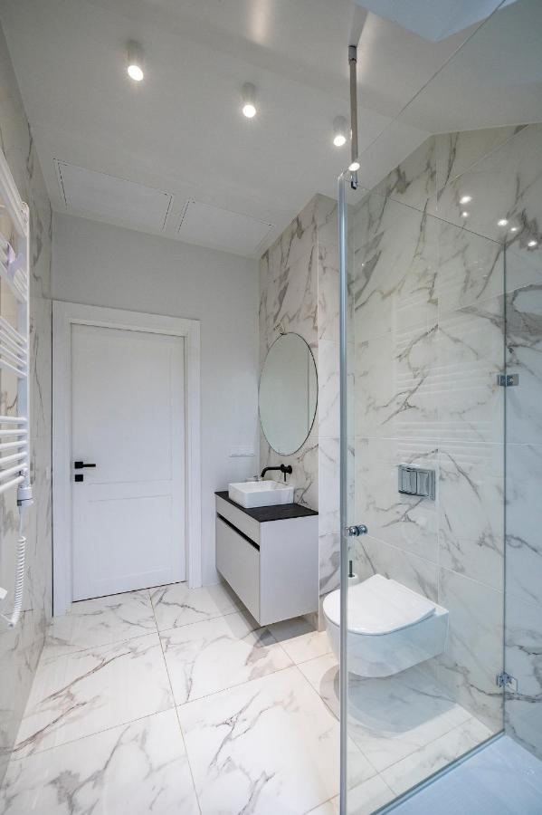Loft 1 Bd Old Town Apartment By Hostlovers Kaunas Esterno foto